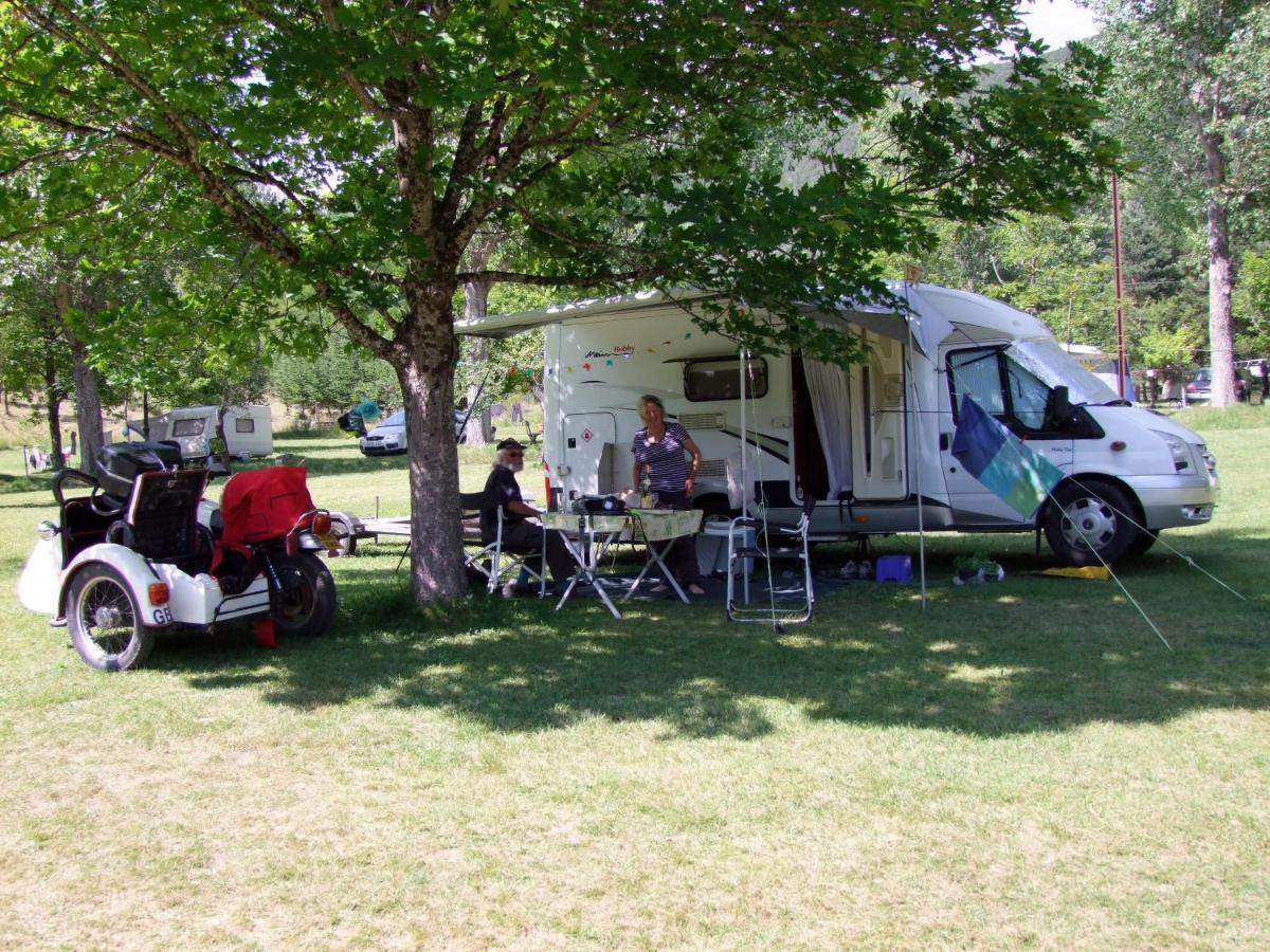 Camping Mon Repos Hotel Montmaur  Exterior photo