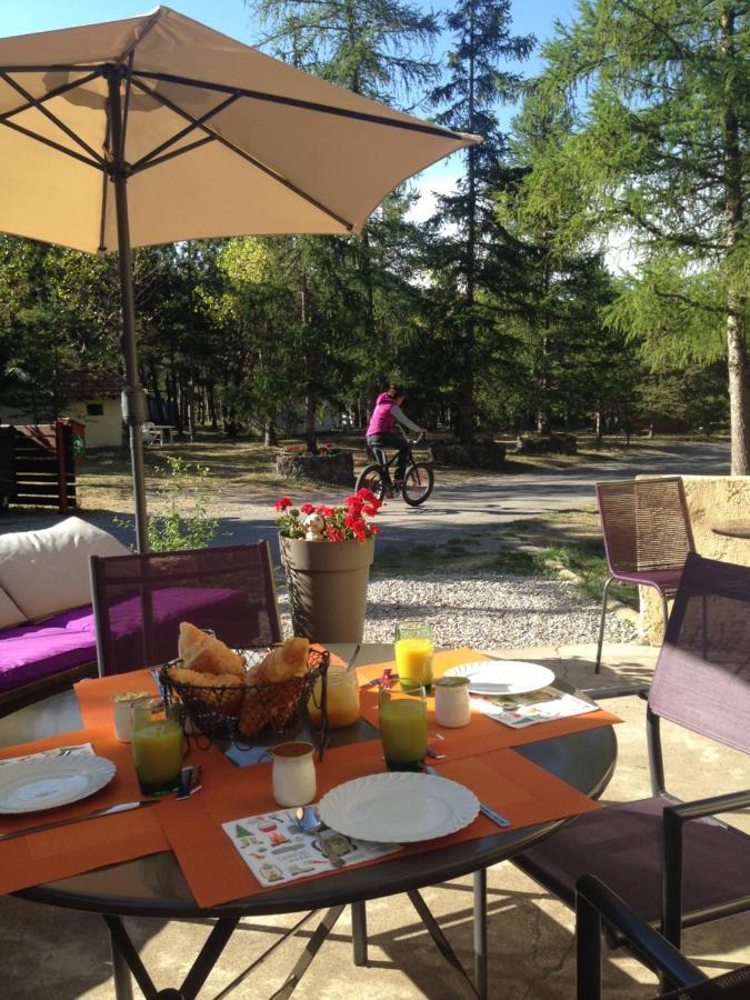 Camping Mon Repos Hotel Montmaur  Exterior photo